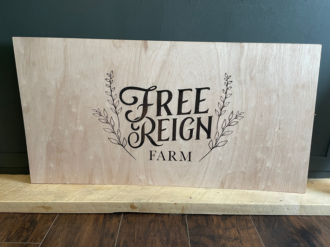 Free Reign Farm Display Top